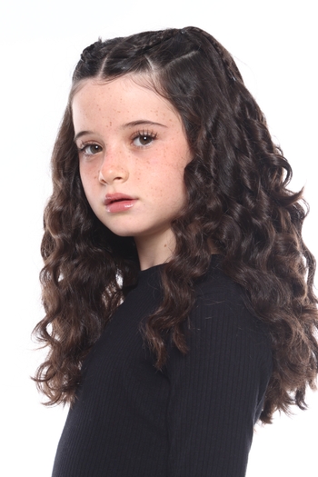 BELLA ARAUJO DO NASCIMENTO MILSTEIN S.