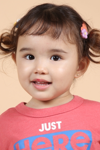 AYUMI ISSAYAMA KOBAYASHI