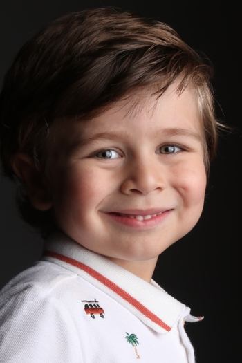 ENRICO GOES SCARAFICI