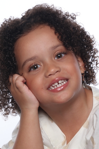 AURORA ESTHER DE MIRANDA CASTRO