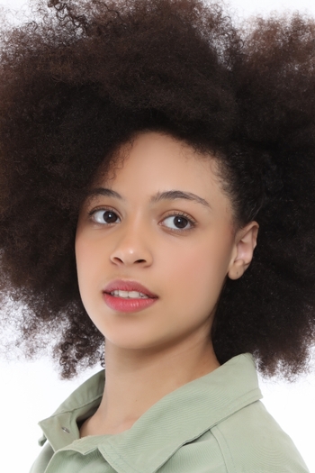 Emanuela Olivera Novaes