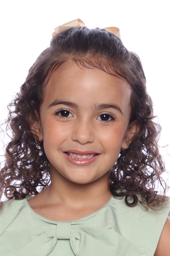 AYLA CORREIA SANTANA