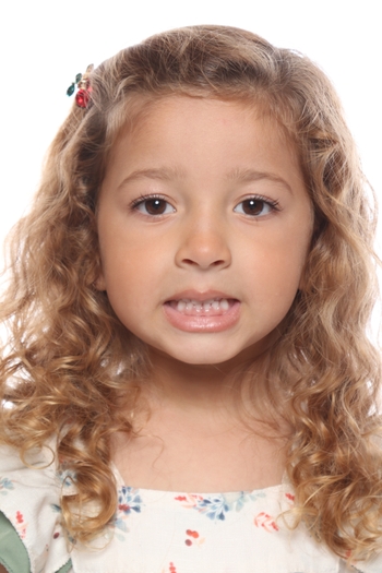 ANA CÉLIA GAMA BARROSO