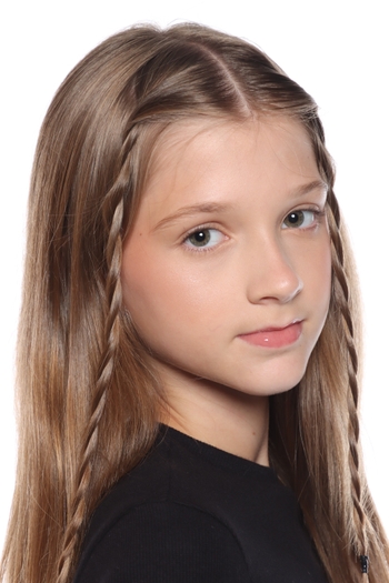 OLIVIA DUMMER MARTELLO