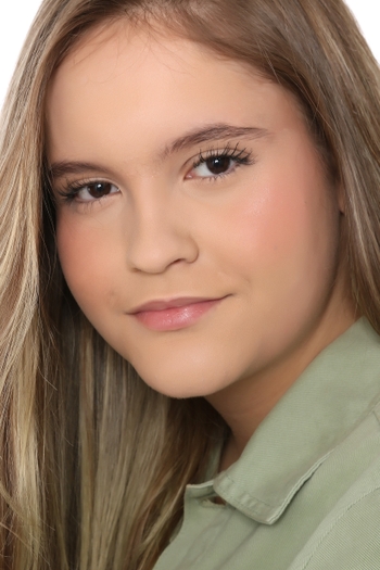 Bella Cristina De Oliveira
