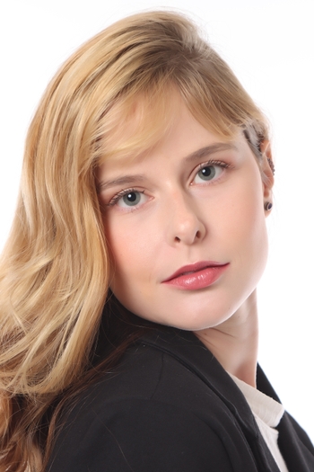 Ana Julia Prado Bohn