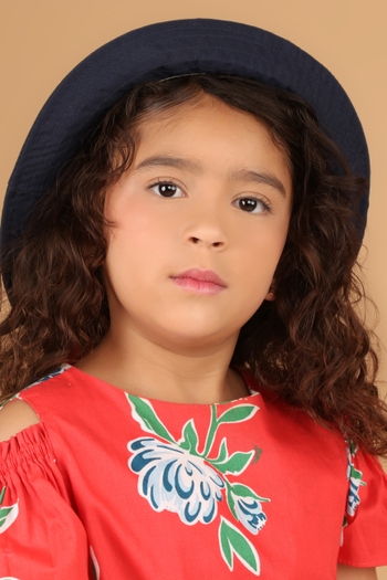 Laura Manuella R. Angelo