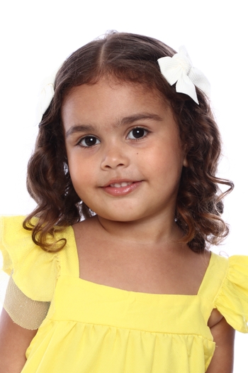 Maya Manuella Menezes Costa