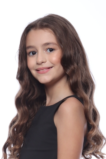 Anna Liz Marques Araujo e Sales