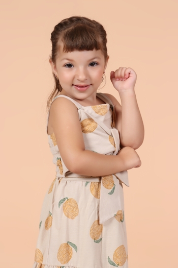 Angelina Laras de Oliveira