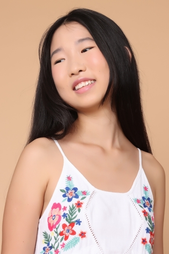 Lucy Ayari Shiota