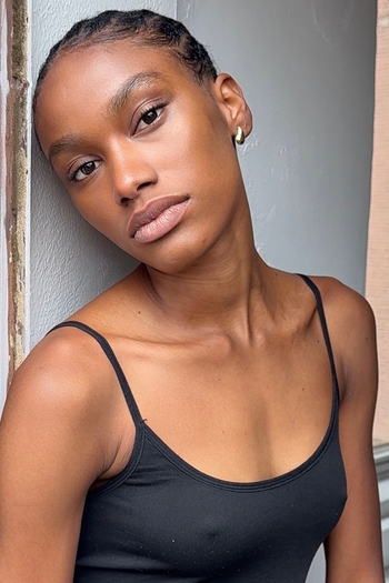 ZANA SANTOS