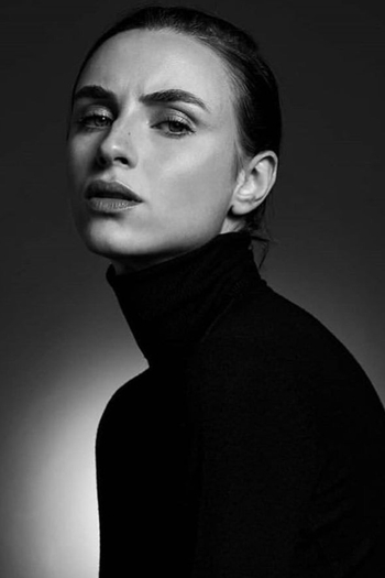 PAULA ZAGO