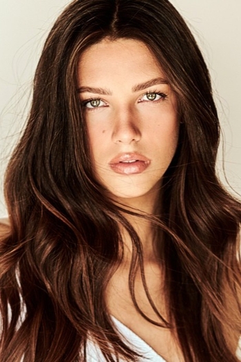 LETÍCIA CRUZ