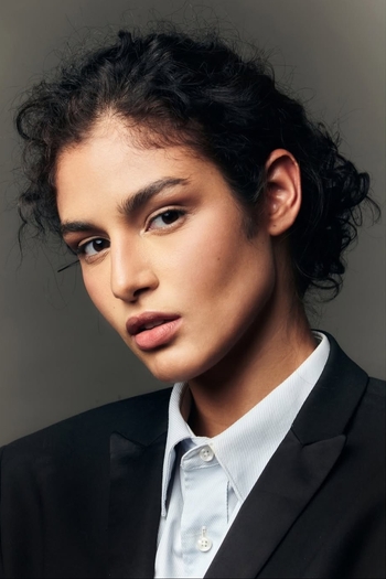 GABRIELA LIRA