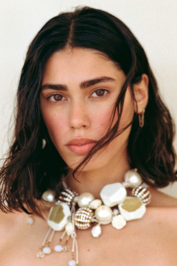 FLOR ARRIOLA