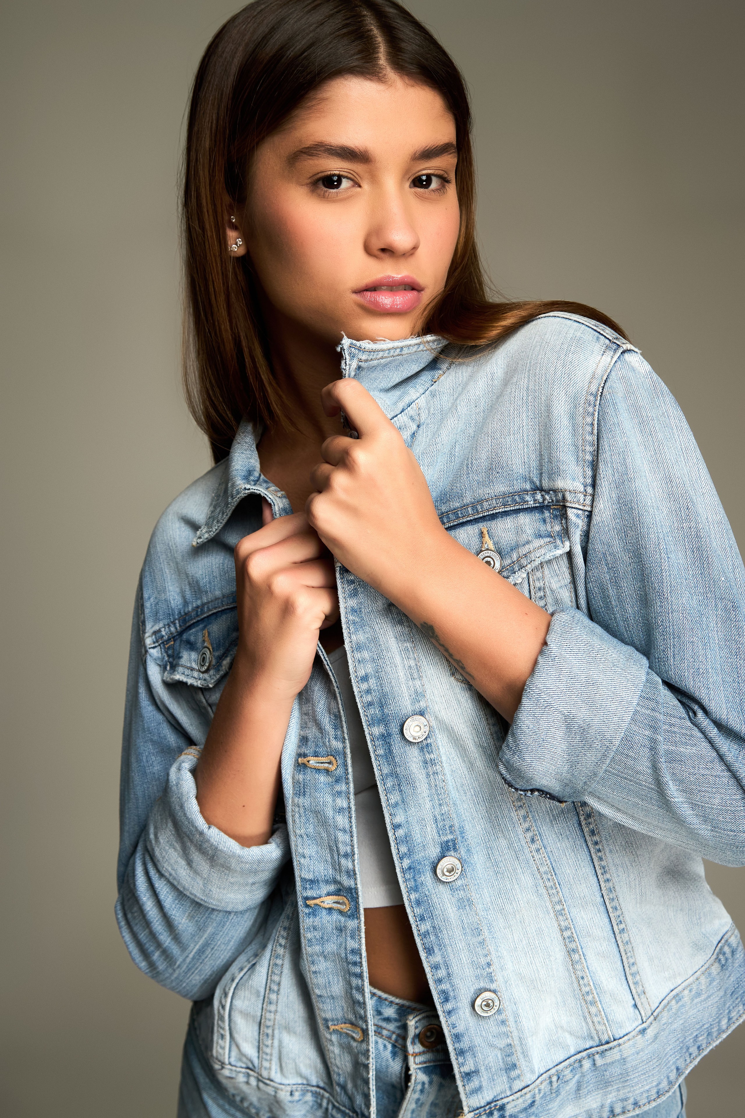 ANA JÚLIA BARCELLOS