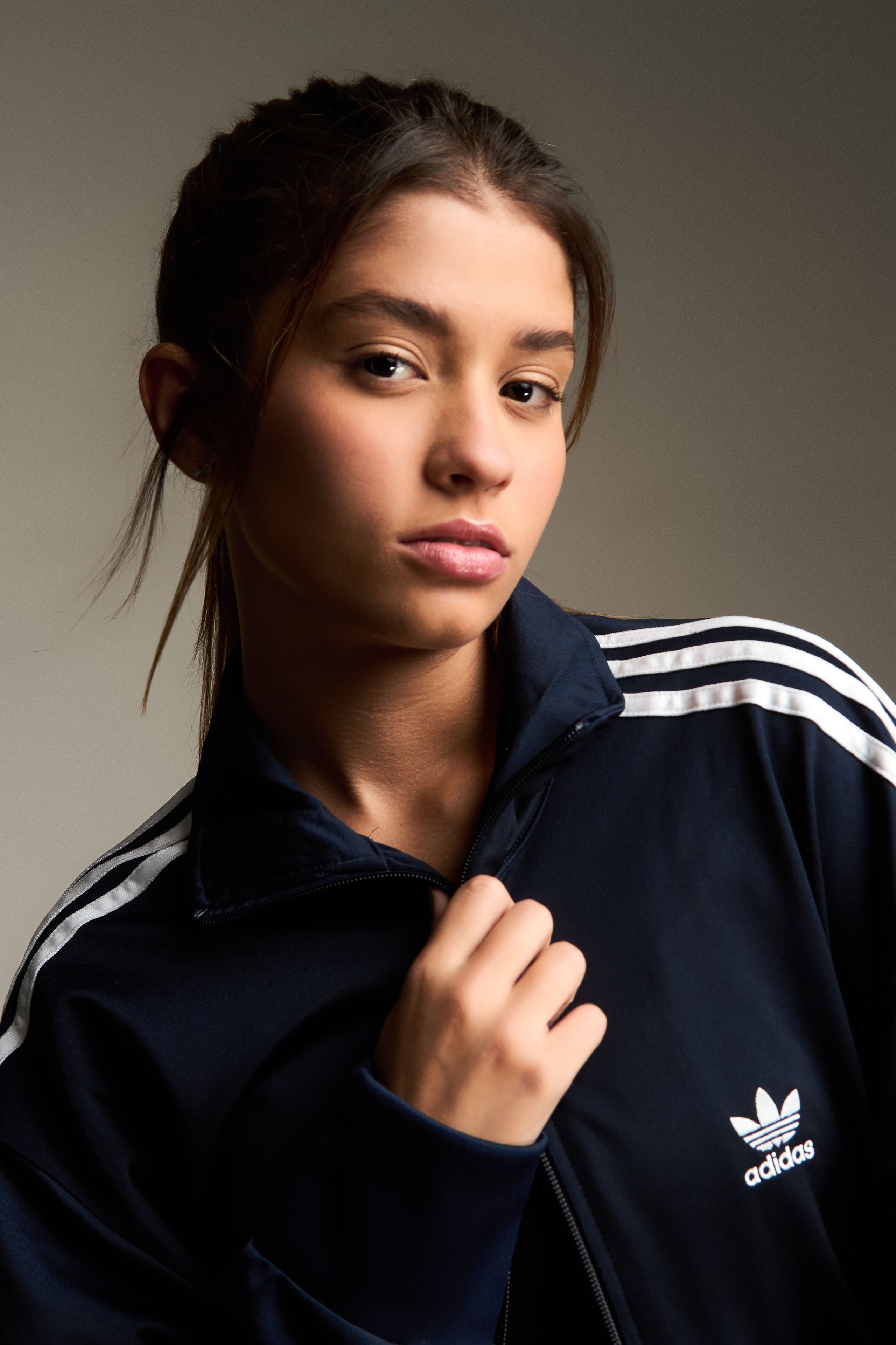 ANA JÚLIA BARCELLOS