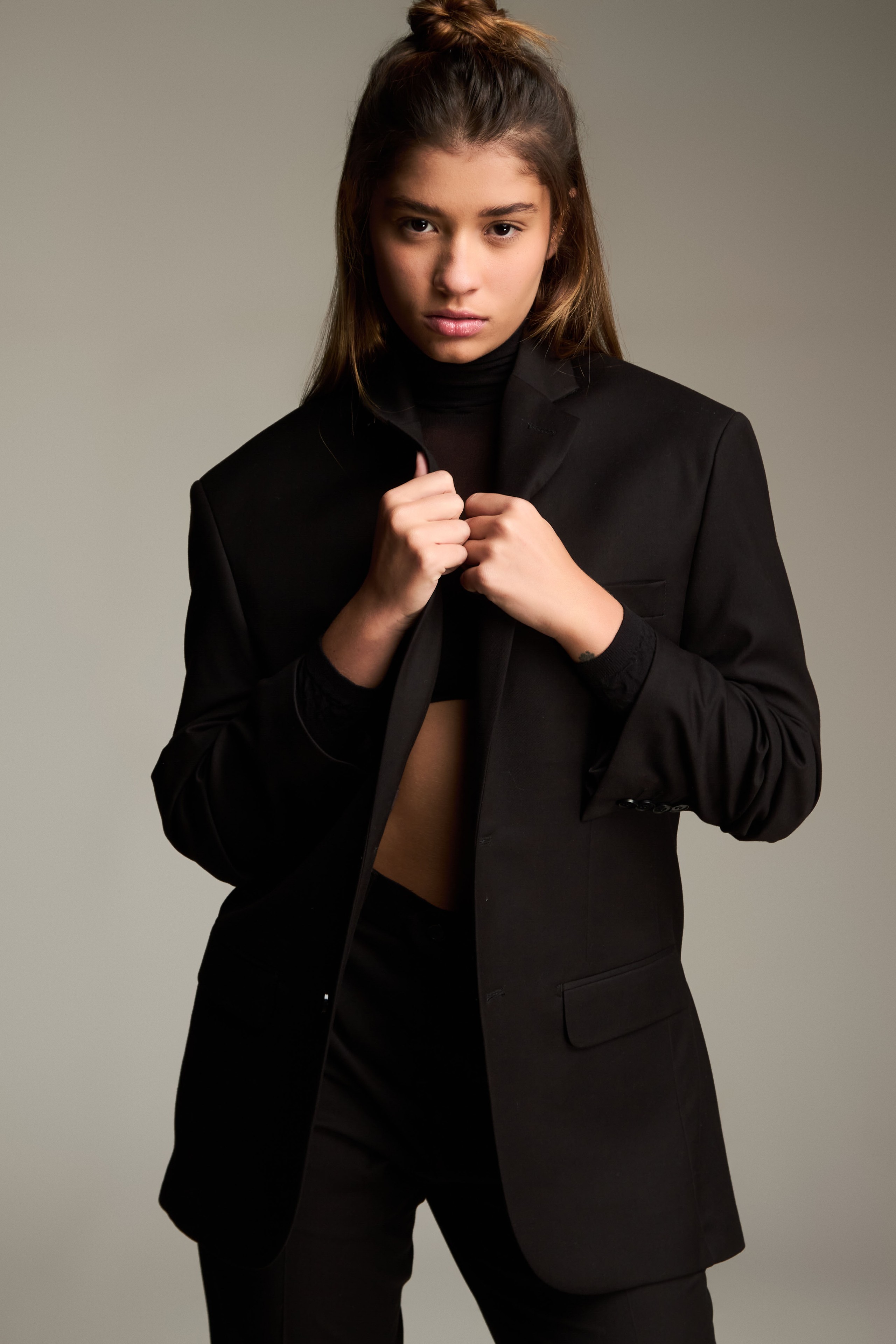 ANA JÚLIA BARCELLOS