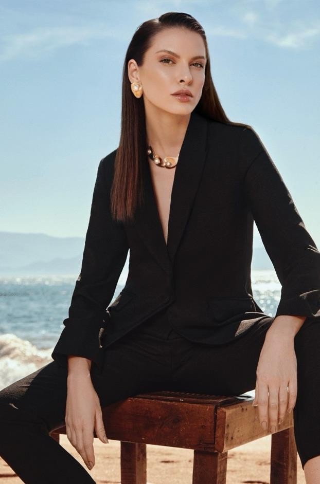 ADRIANA CAYE — foto 2