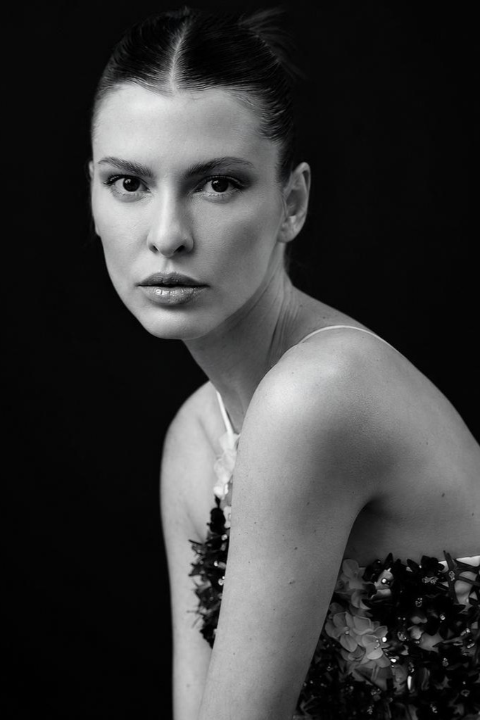ADRIANA CAYE