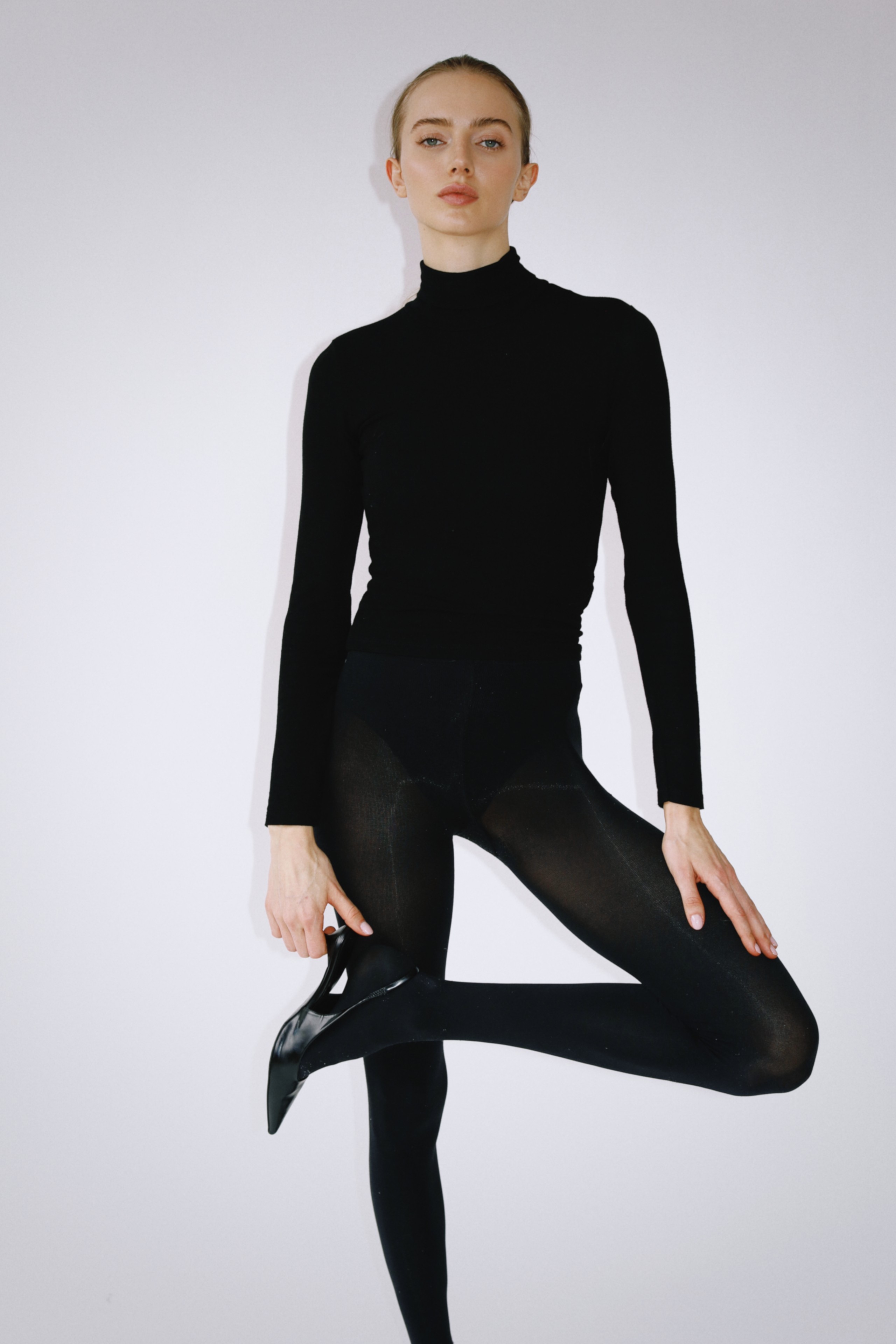 EMILY RYBAR — foto 4