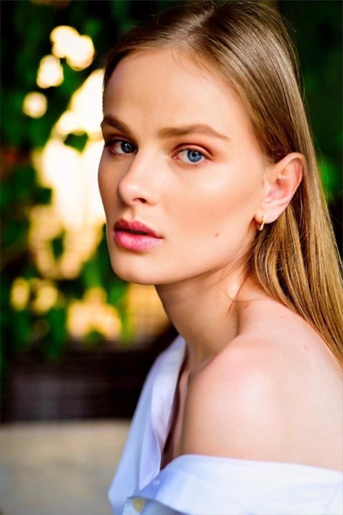 ESTEFANI SCHMITT — foto 17